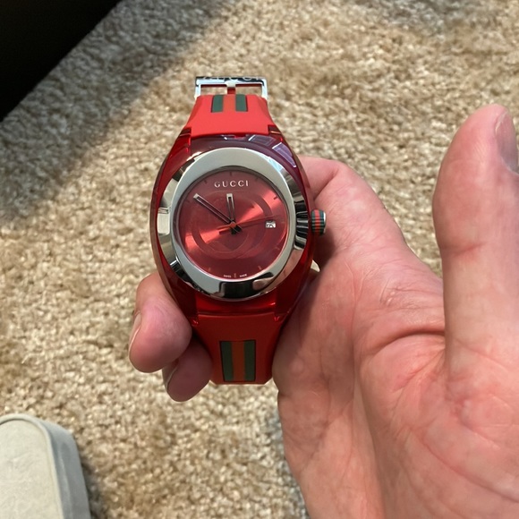 Red Sync Gucci Watch NWT - Picture 3 of 6